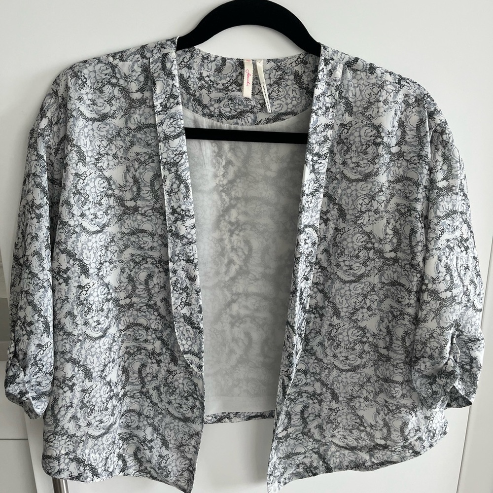 Patterned shawl